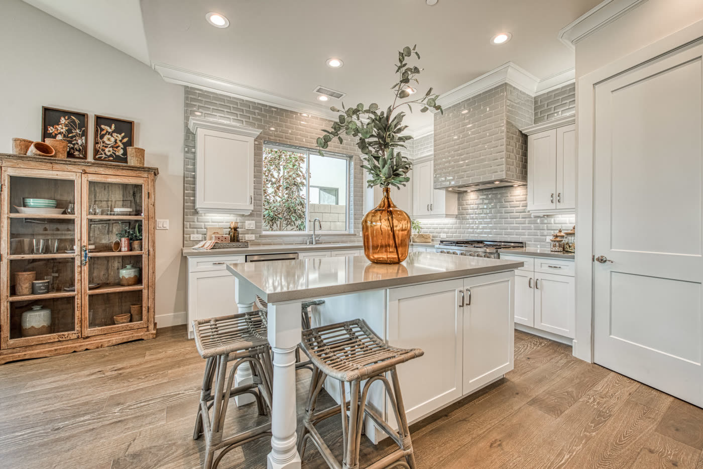 Kitchen and cooktop detail